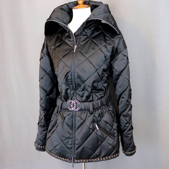 CHANEL 40 COCO BLACK NEIGE PUFFER COAT 31 RUE CAMBON METIERS D'ART 2019/20 - Picture 4 of 14